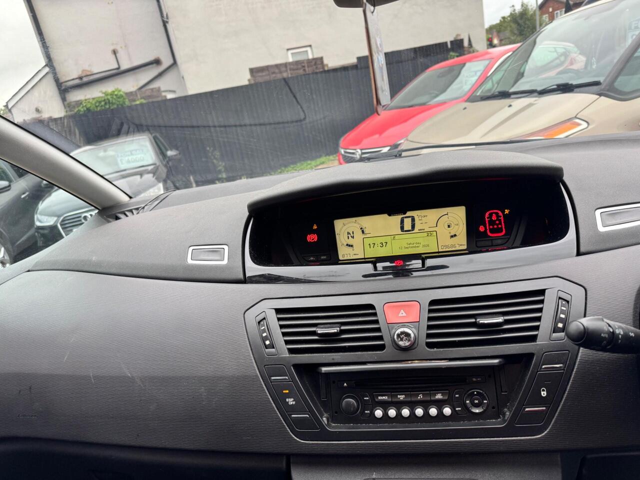 Citroen C4 Picasso — photo 8