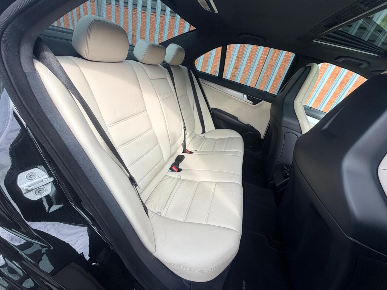 2013 Mercedes-Benz C Class 6.3 C63 V8 AMG SpdS MCT Euro 5 4dr, photo 10