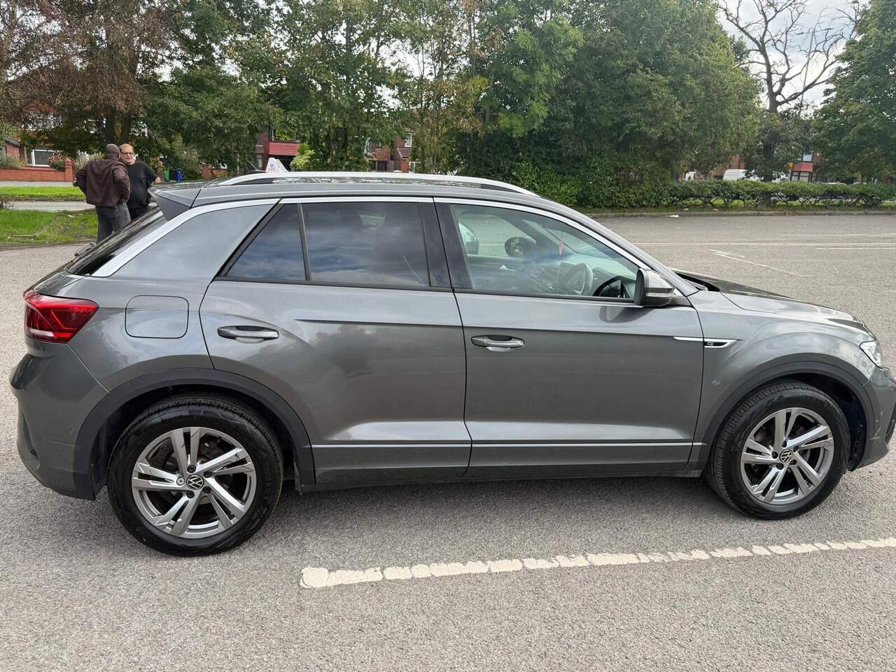 Volkswagen T-Roc — photo 5
