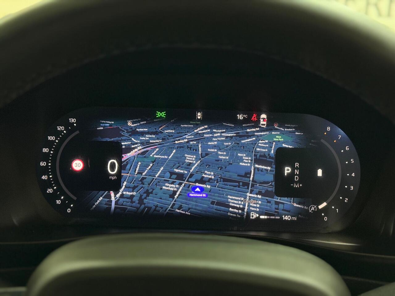 Volvo XC40 — photo 32