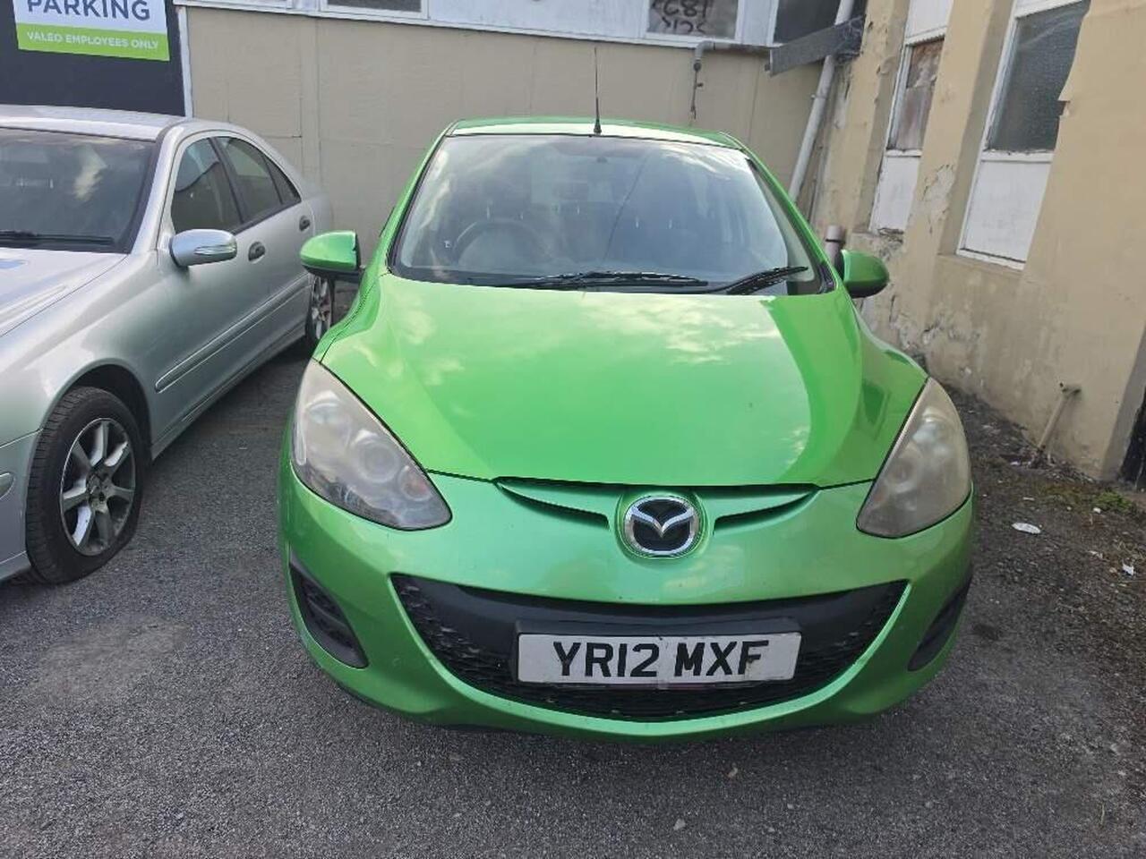 Mazda Mazda2 — photo 2