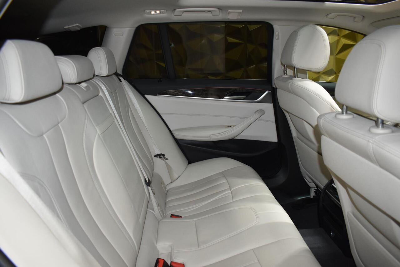 BMW 5 Series — photo 14