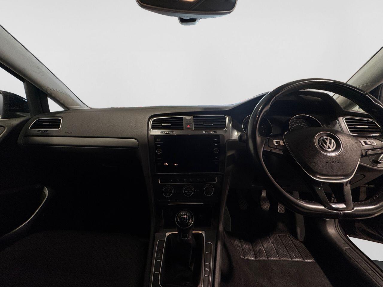 Volkswagen Golf — photo 14