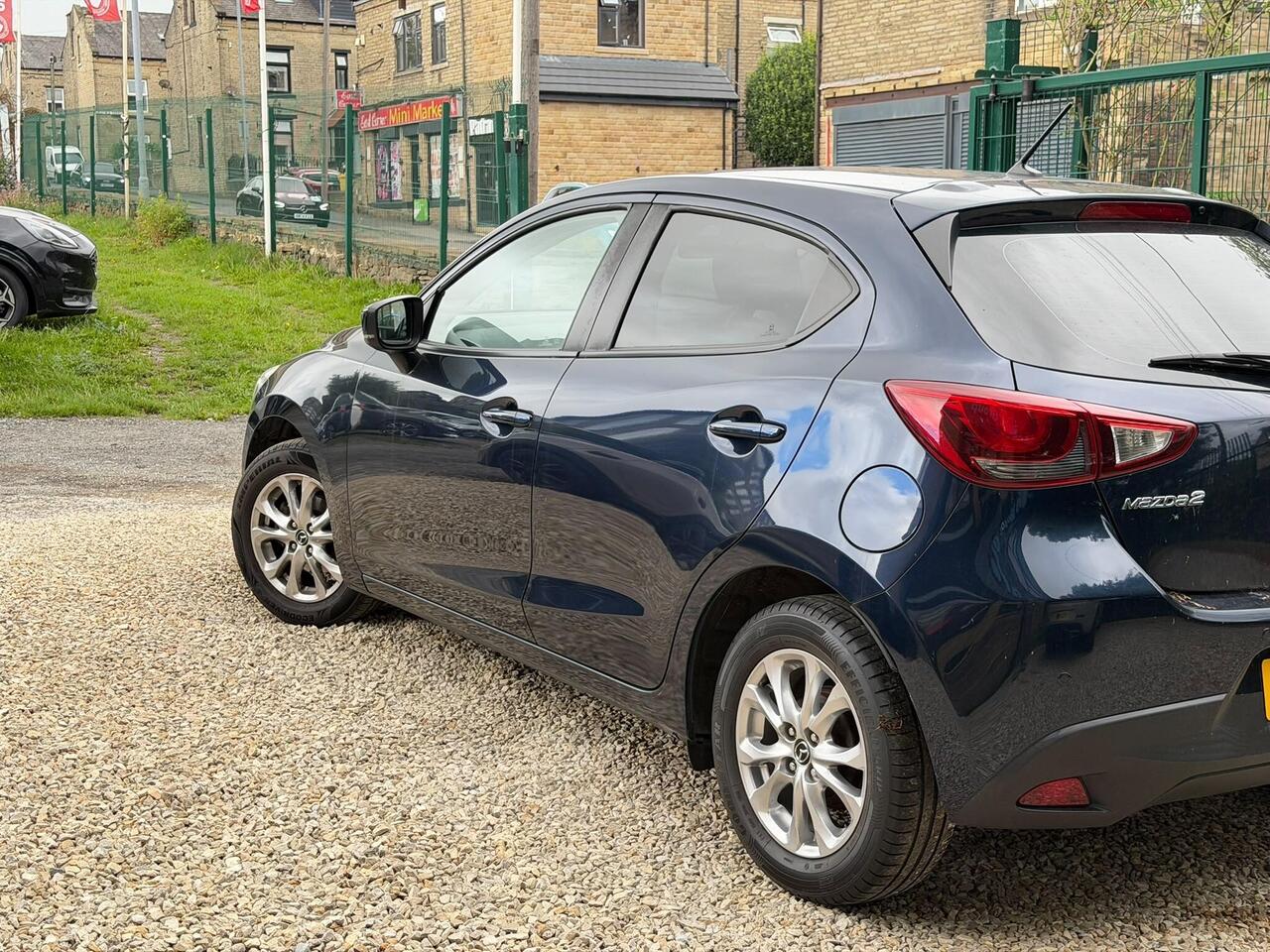 Mazda Mazda2 — photo 32