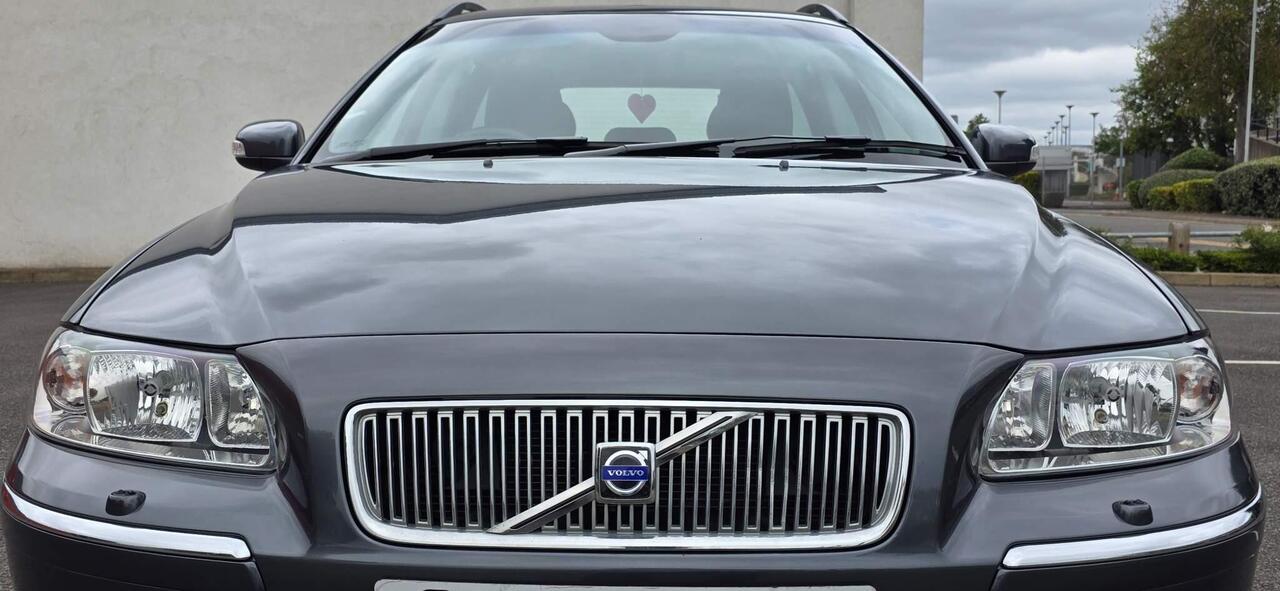Volvo V70 — photo 23