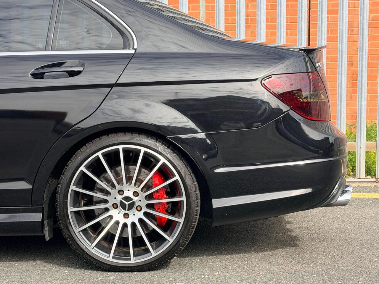 2013 Mercedes-Benz C Class 6.3 C63 V8 AMG SpdS MCT Euro 5 4dr, photo 16