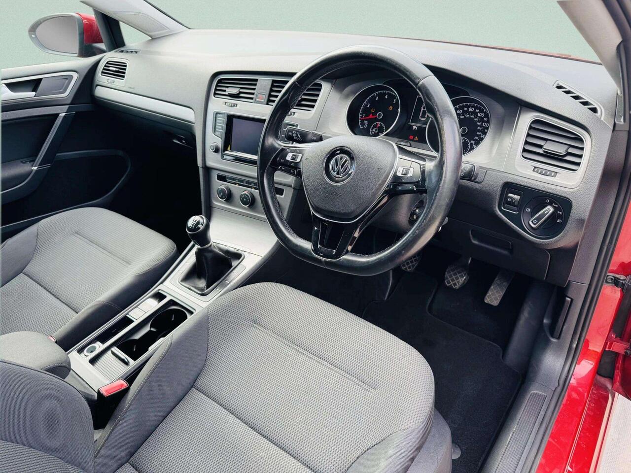 Volkswagen Golf — photo 16