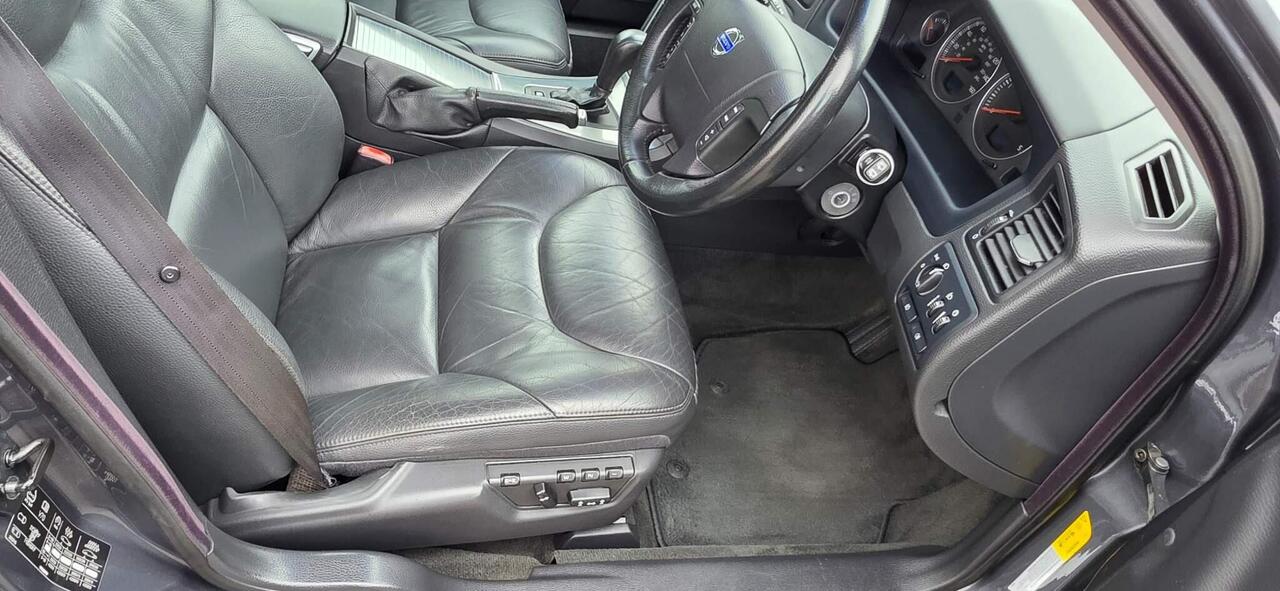 Volvo V70 — photo 47