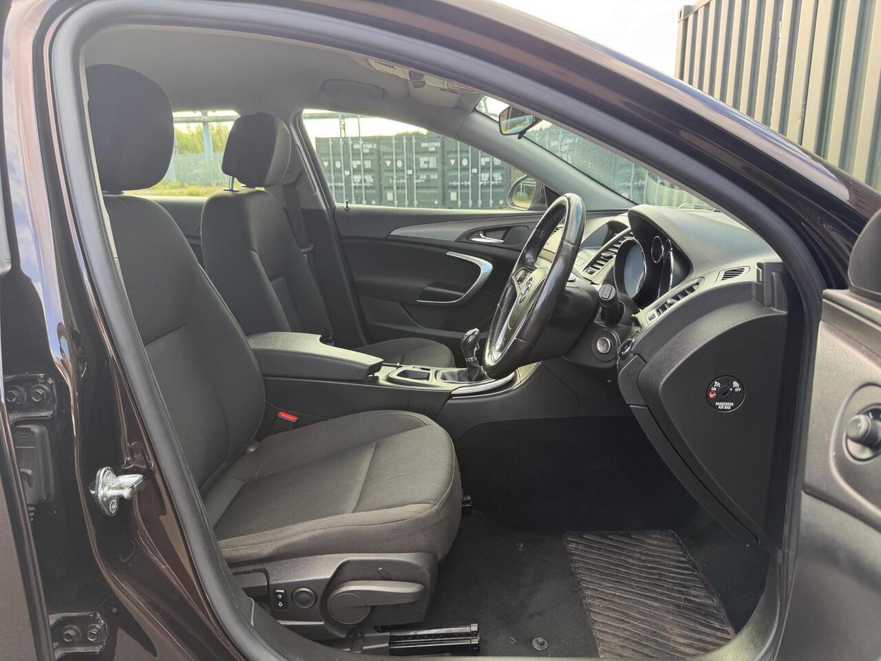 Vauxhall Insignia — photo 11