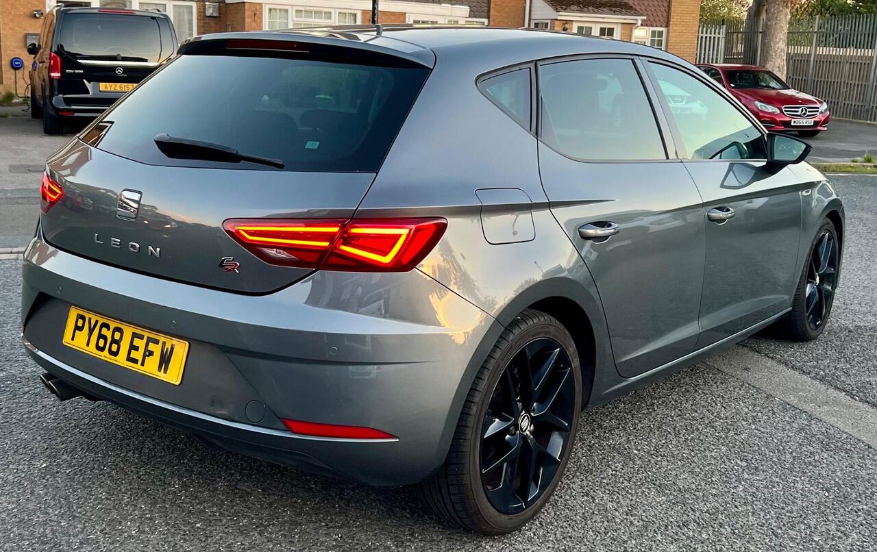 SEAT Leon — photo 10