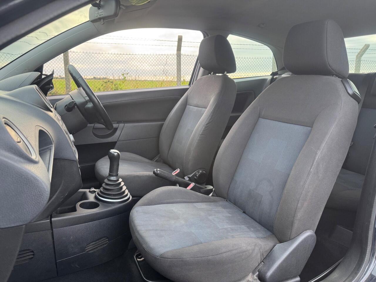 Ford Fiesta — photo 8