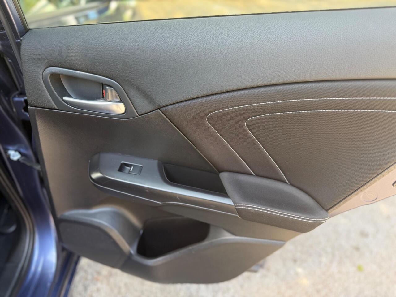 Honda Civic — photo 26