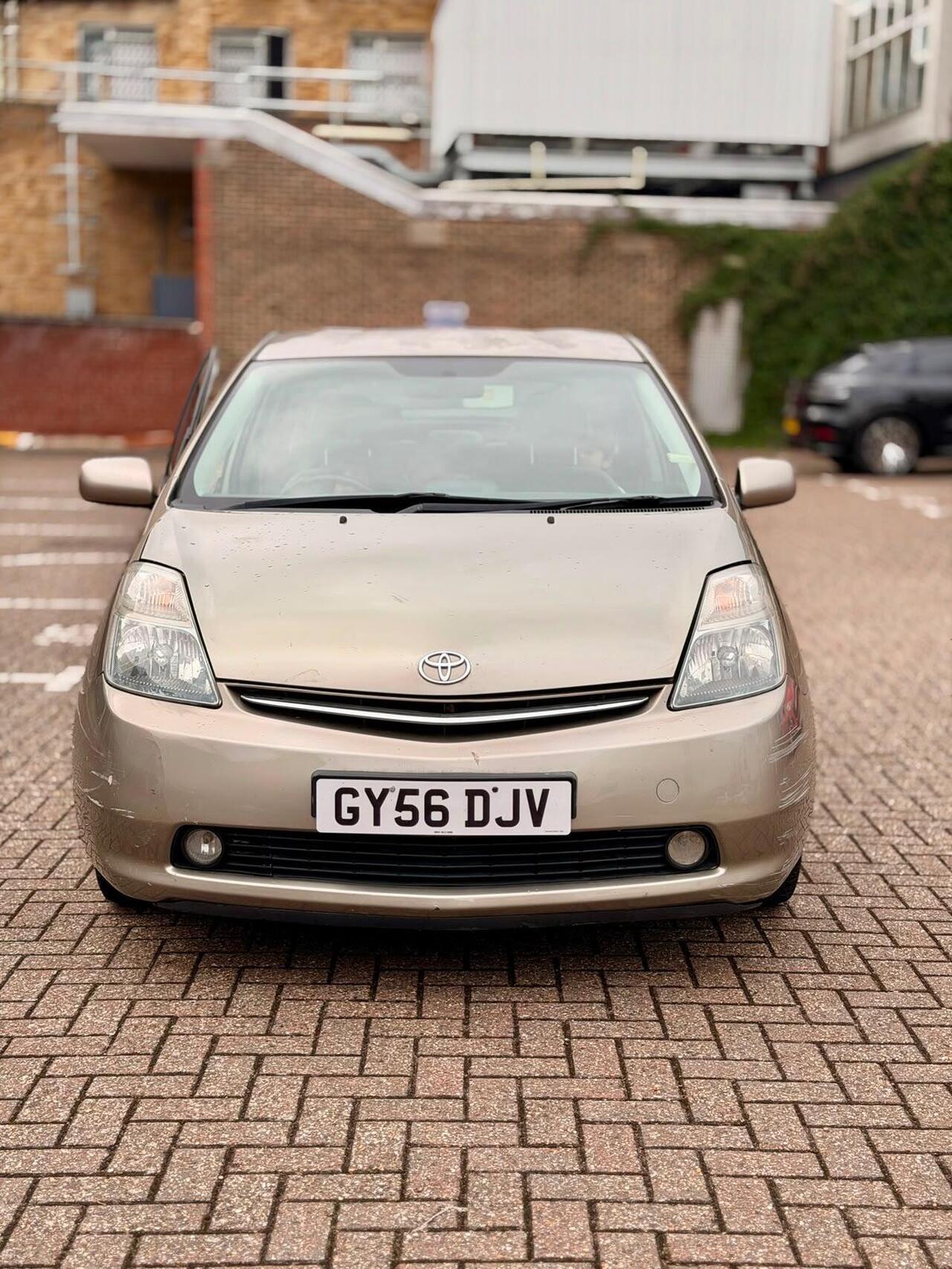 Toyota Prius — photo 2