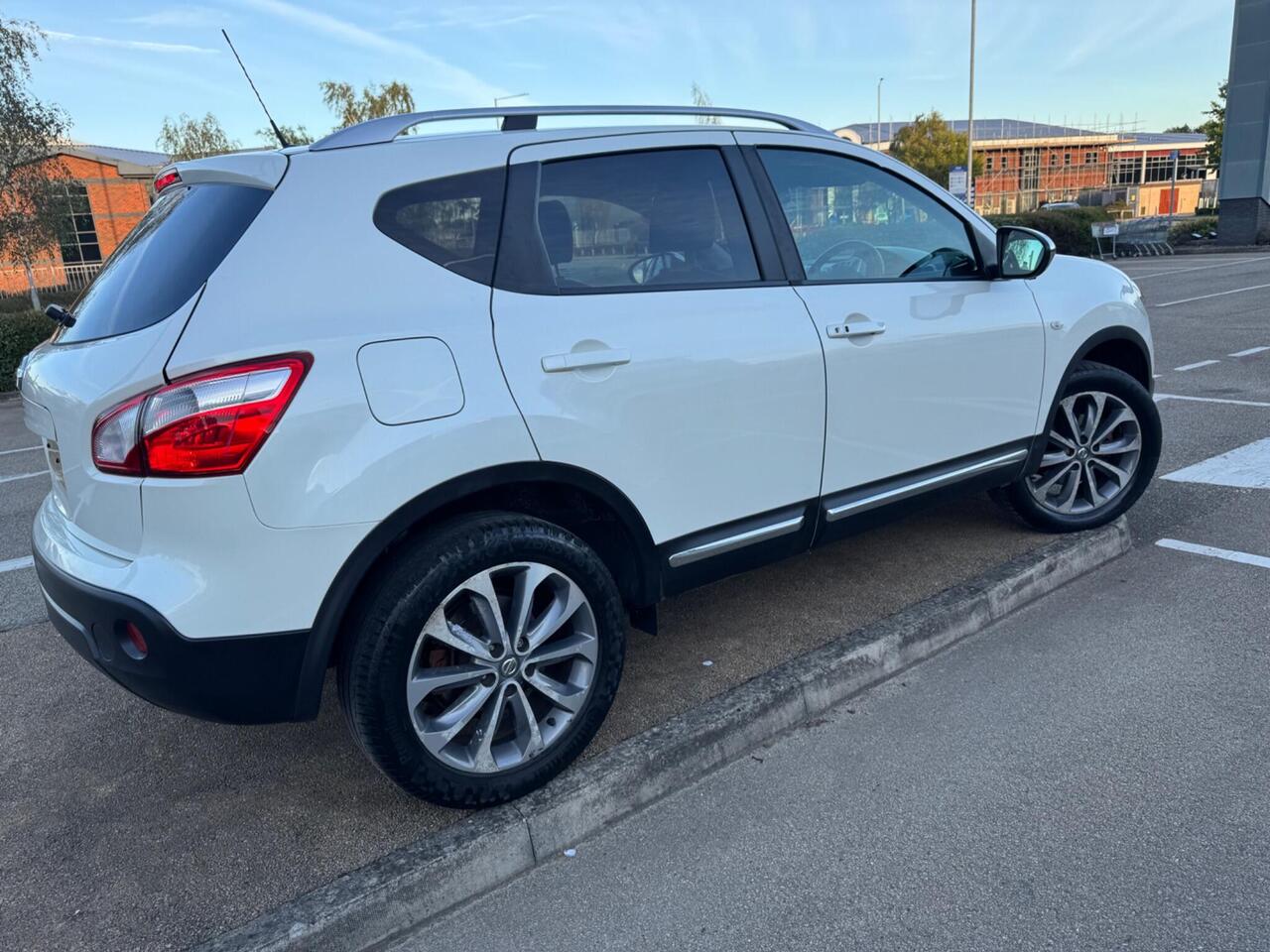 Nissan Qashqai — photo 10