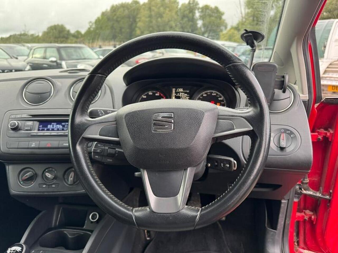 SEAT Ibiza — photo 14