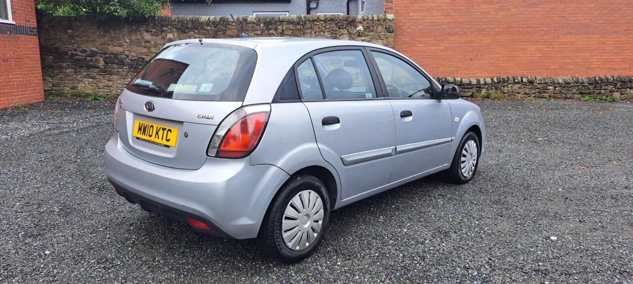 Kia Rio — photo 7