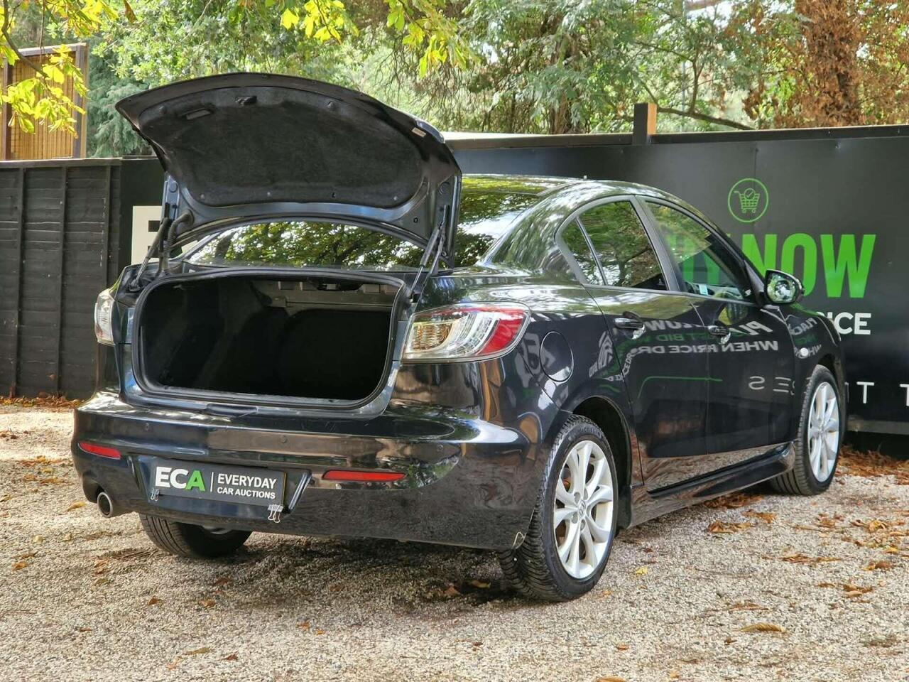 Mazda Mazda3 — photo 40