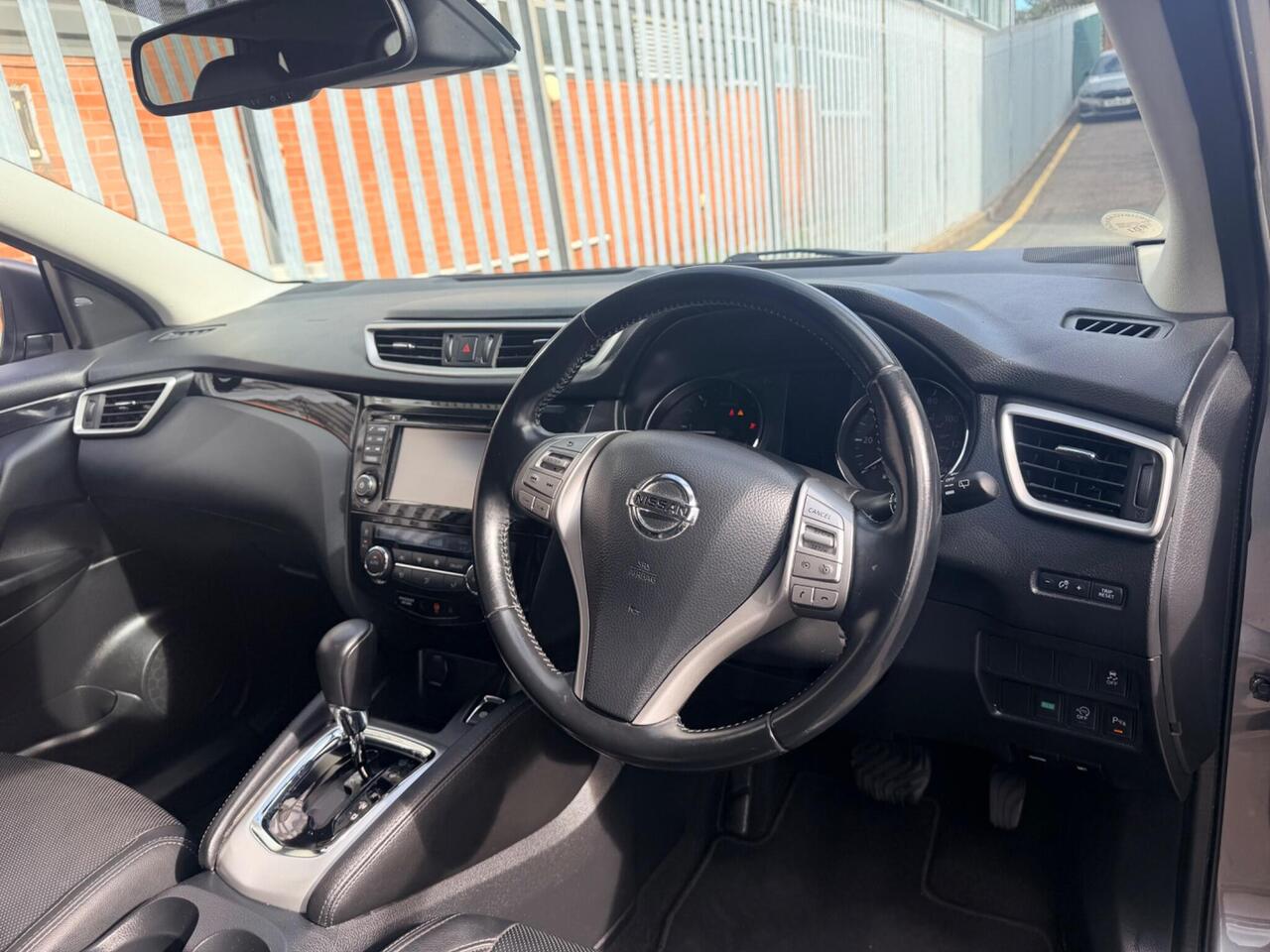 2014 Nissan Qashqai 1.6 dCi Tekna XTRON 2WD Euro 5 (s/s) 5dr, photo 5