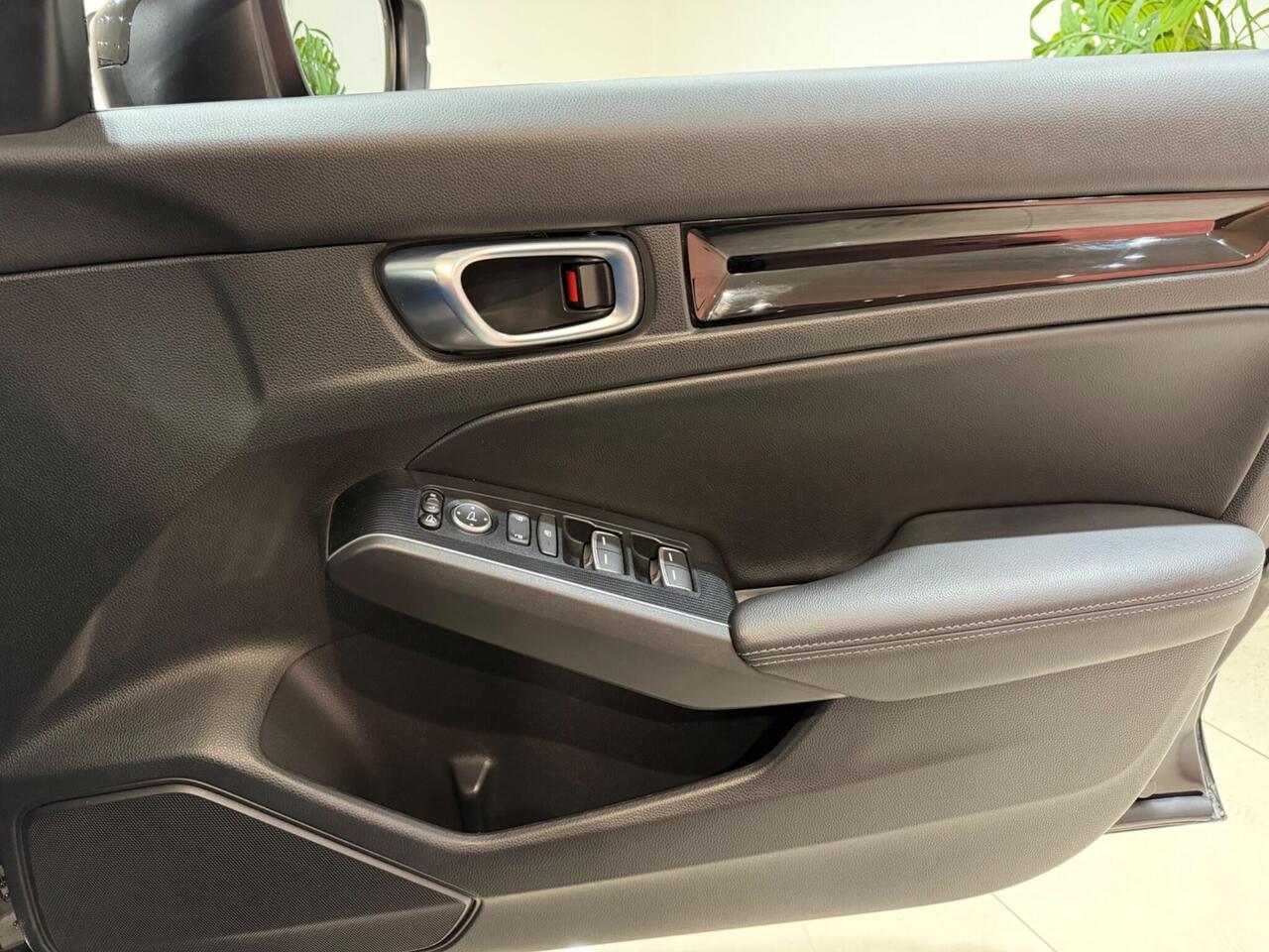 Honda Civic — photo 21