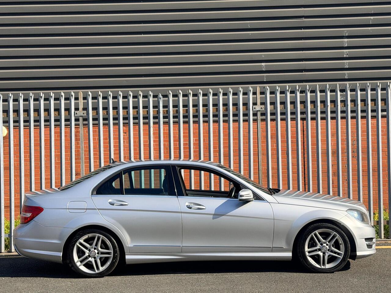 2013 Mercedes-Benz C Class 2.1 C220 CDI BlueEfficiency AMG Sport G-Tronic+ Euro 5 (s/s) 4dr, photo 2