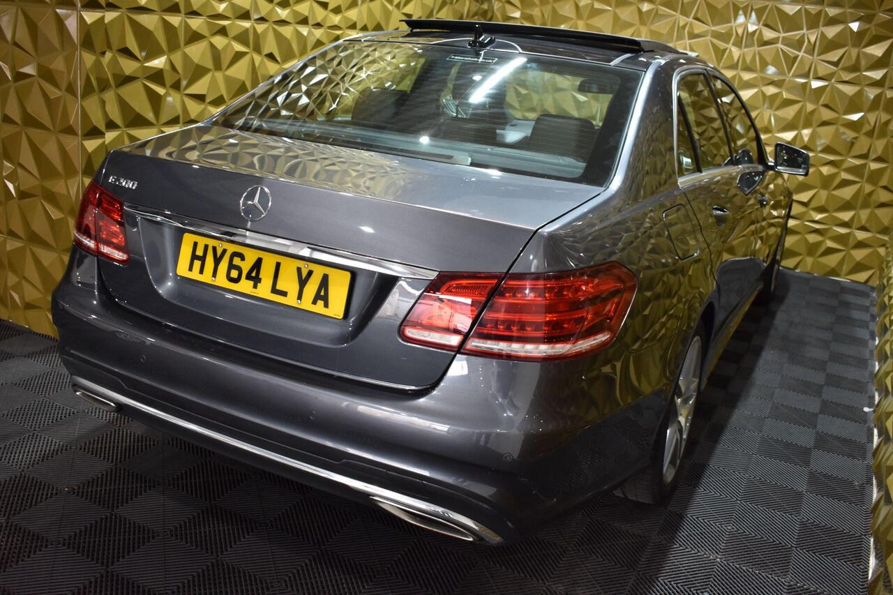 Mercedes-Benz E Class — photo 4