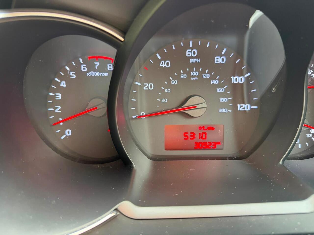 Kia Picanto — photo 10