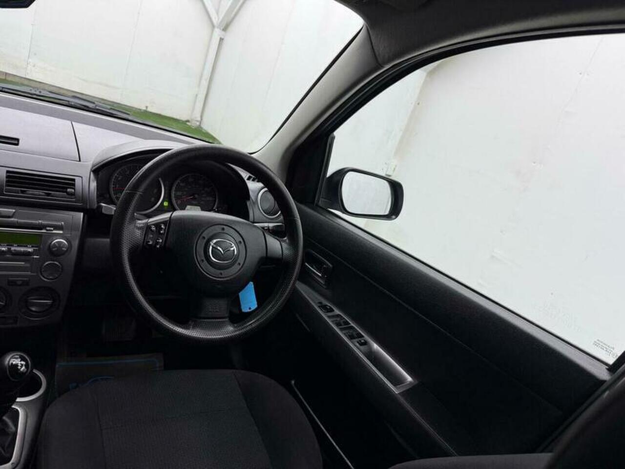 Mazda Mazda2 — photo 37