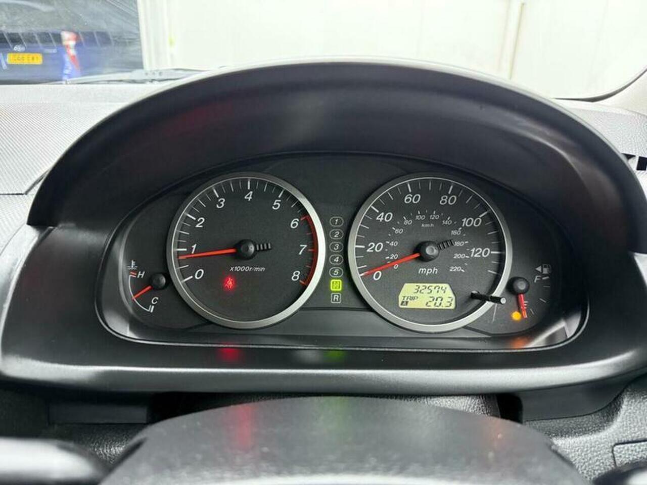 Mazda Mazda2 — photo 32