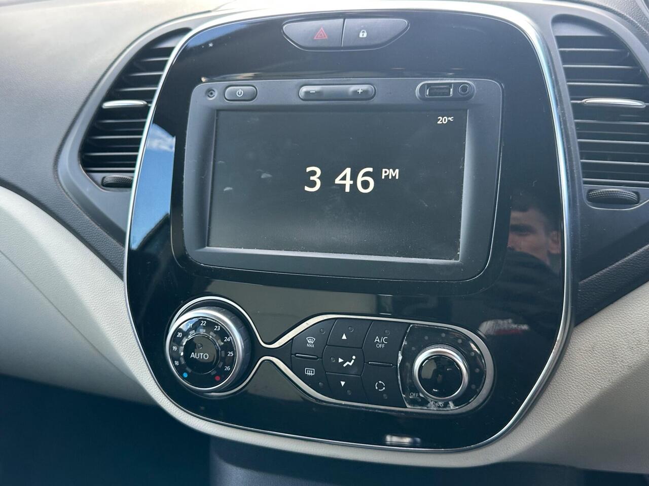 Renault Captur — photo 19
