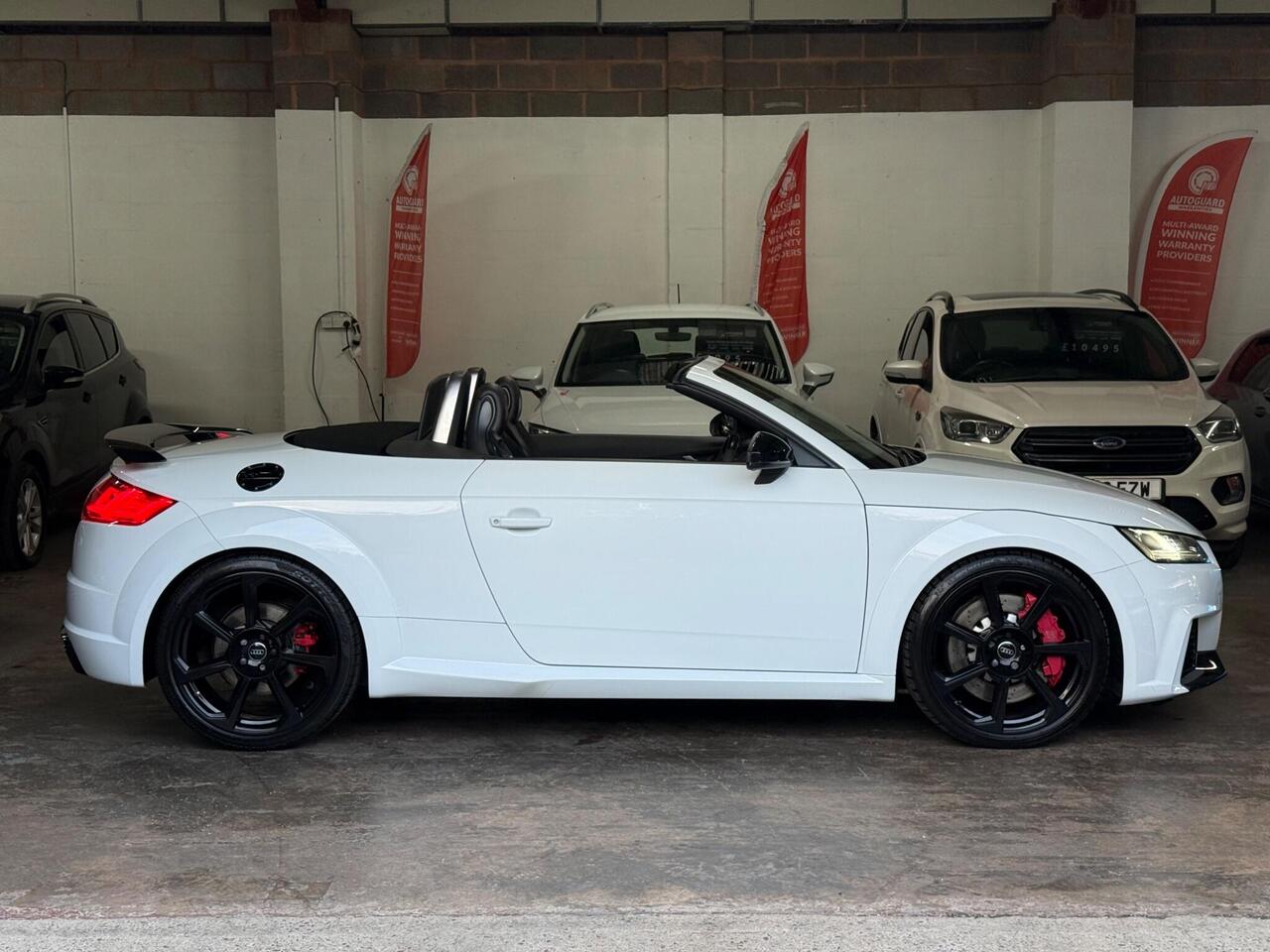 Audi TT RS — photo 9