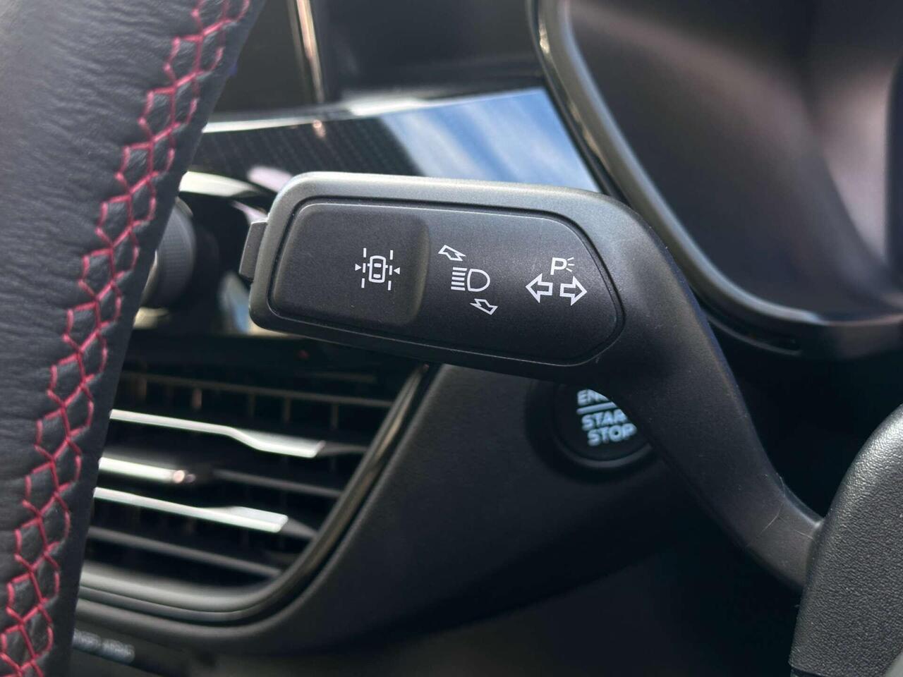 Ford Kuga — photo 44