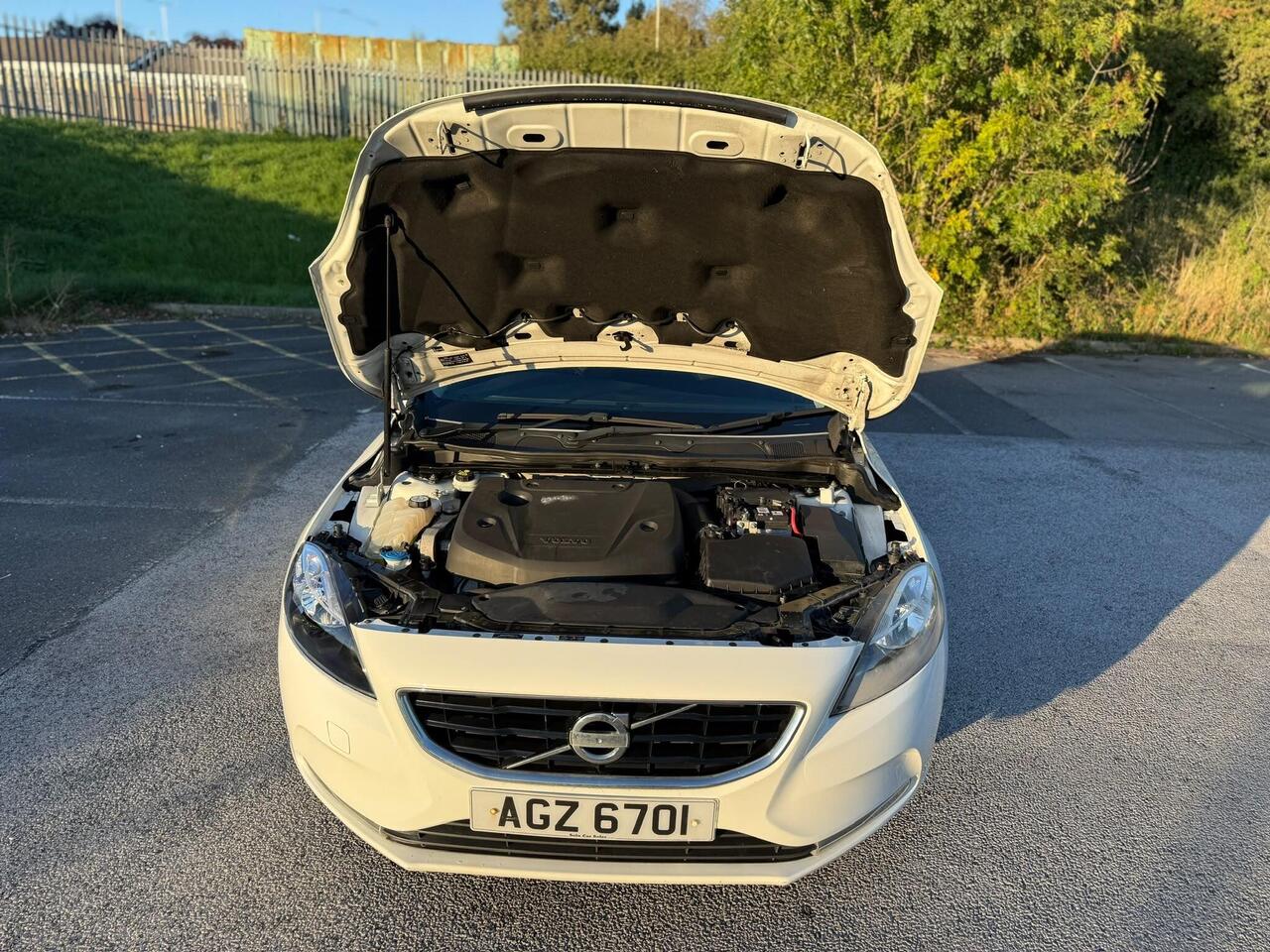 Volvo V40 — photo 17