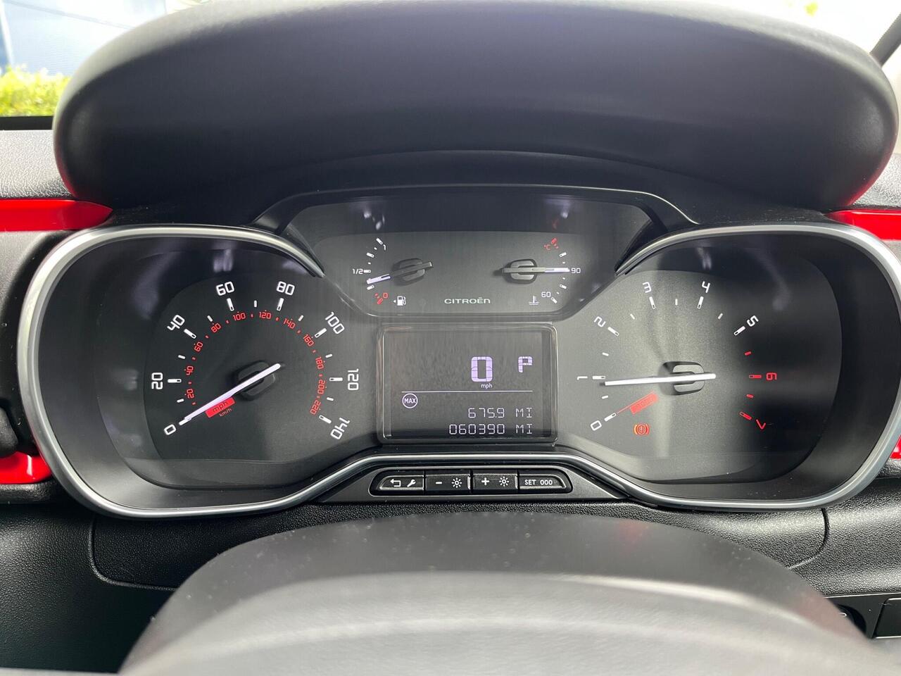 Citroen C3 — photo 16