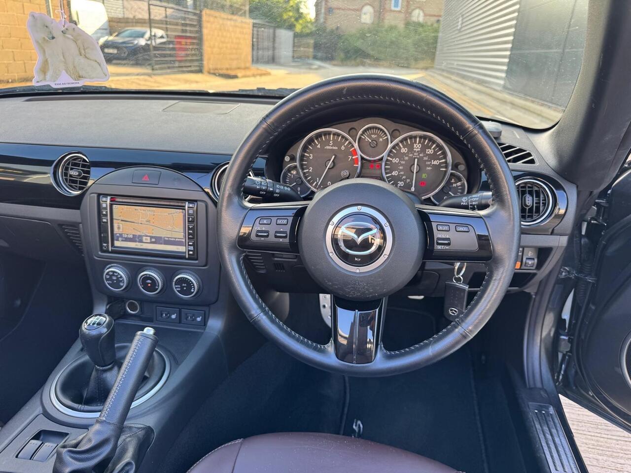 Mazda MX-5 — photo 38