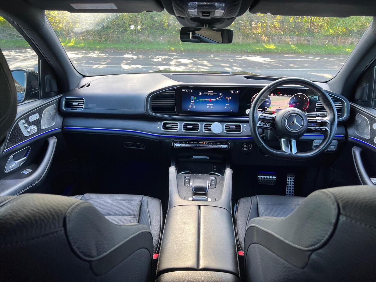 Mercedes-Benz GLS — photo 25