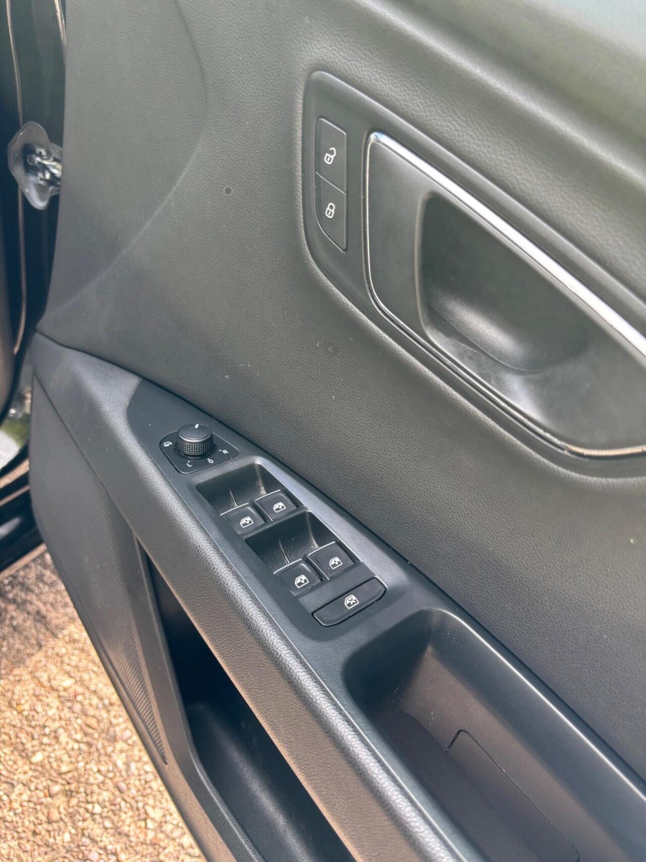 SEAT Leon — photo 11