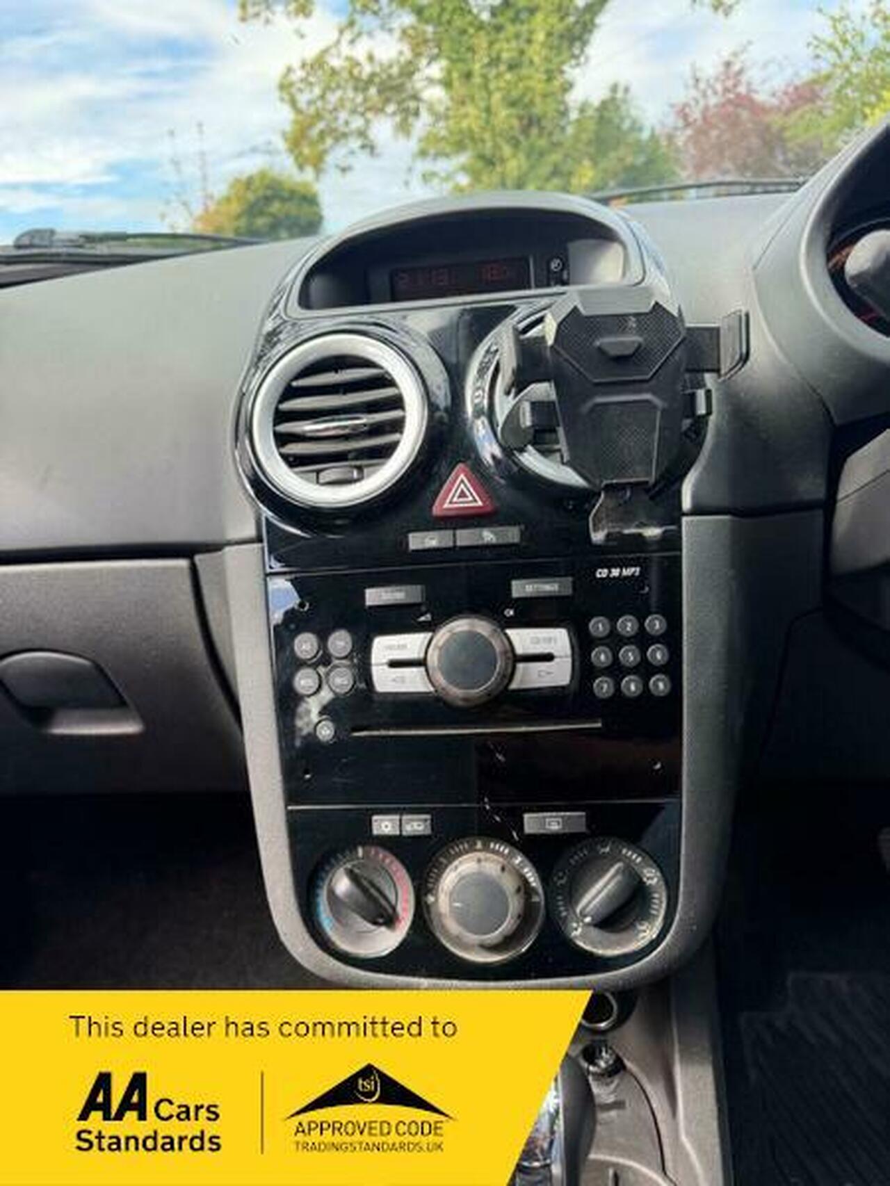 Vauxhall Corsa — photo 48