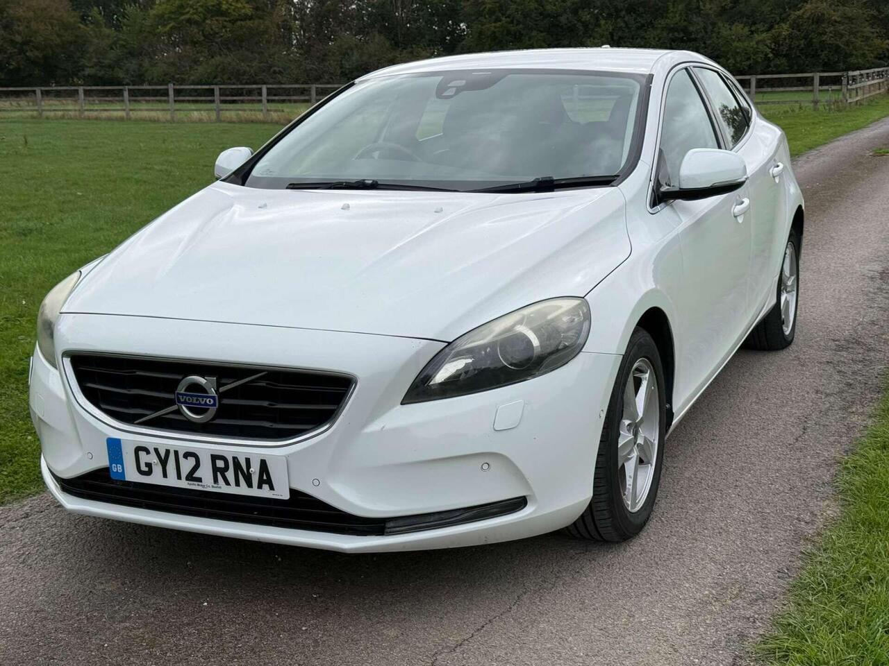 Volvo V40 — photo 3