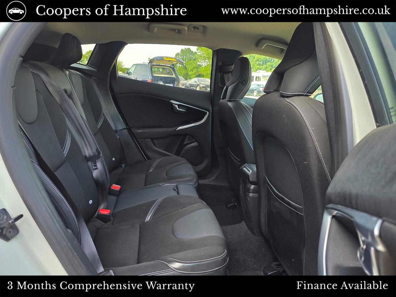 Volvo V40 — photo 8