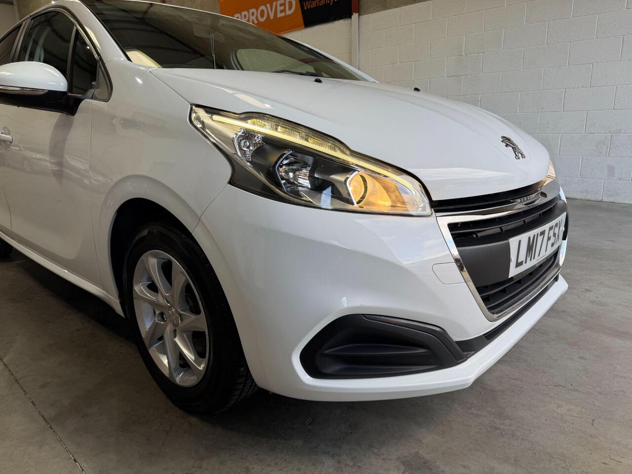 Peugeot 208 — photo 20