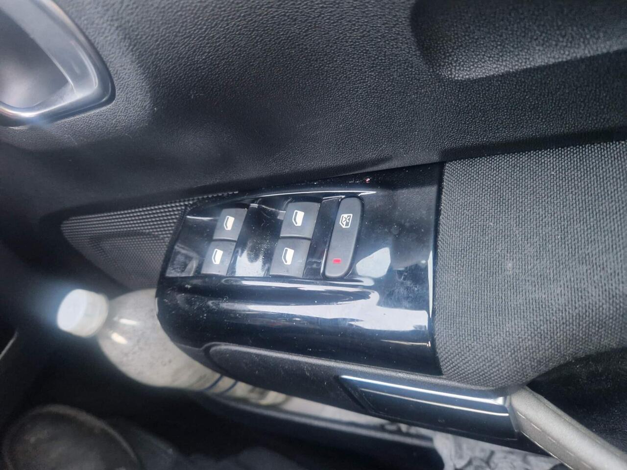 Citroen C3 — photo 10