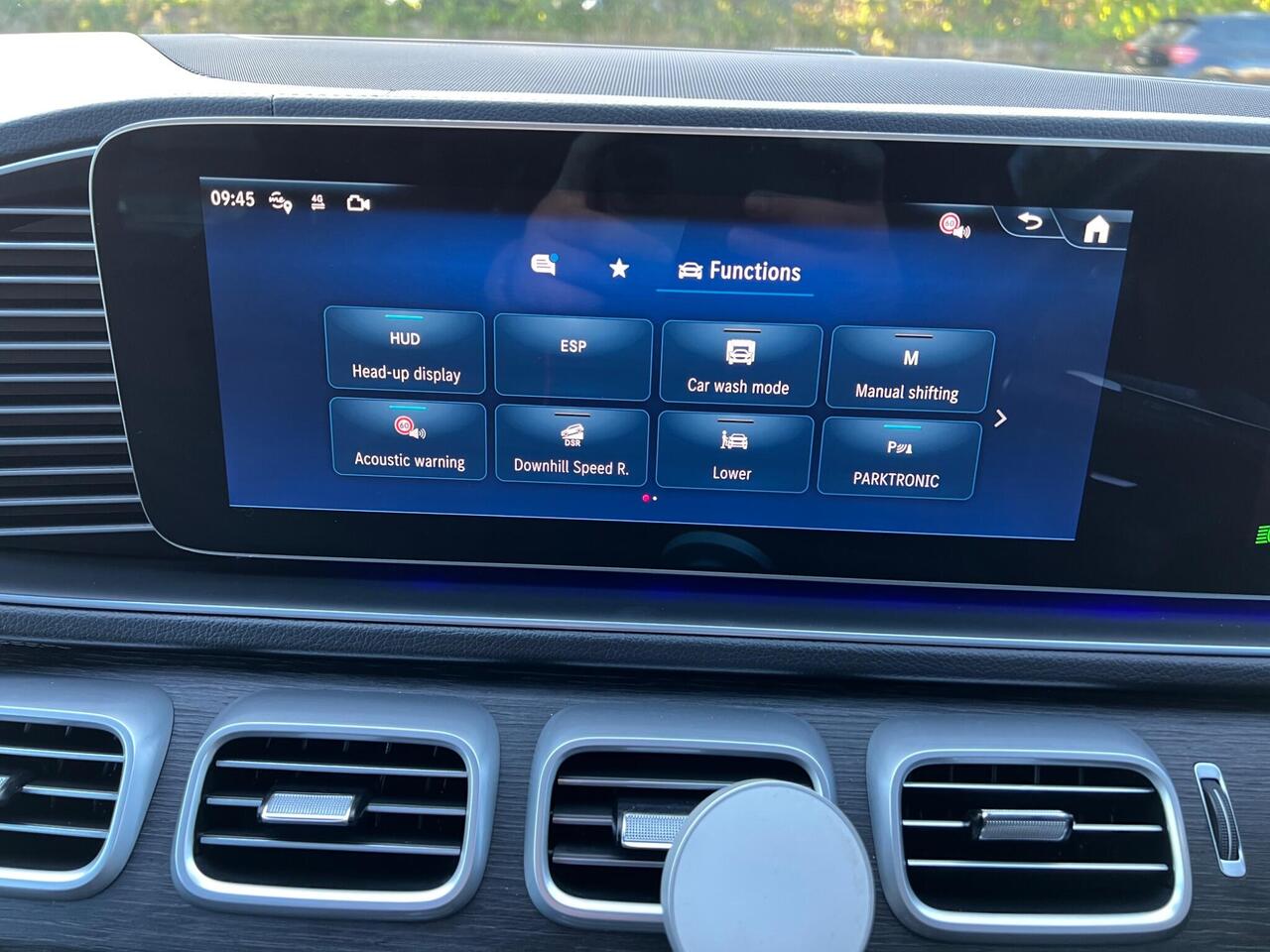 Mercedes-Benz GLS — photo 48