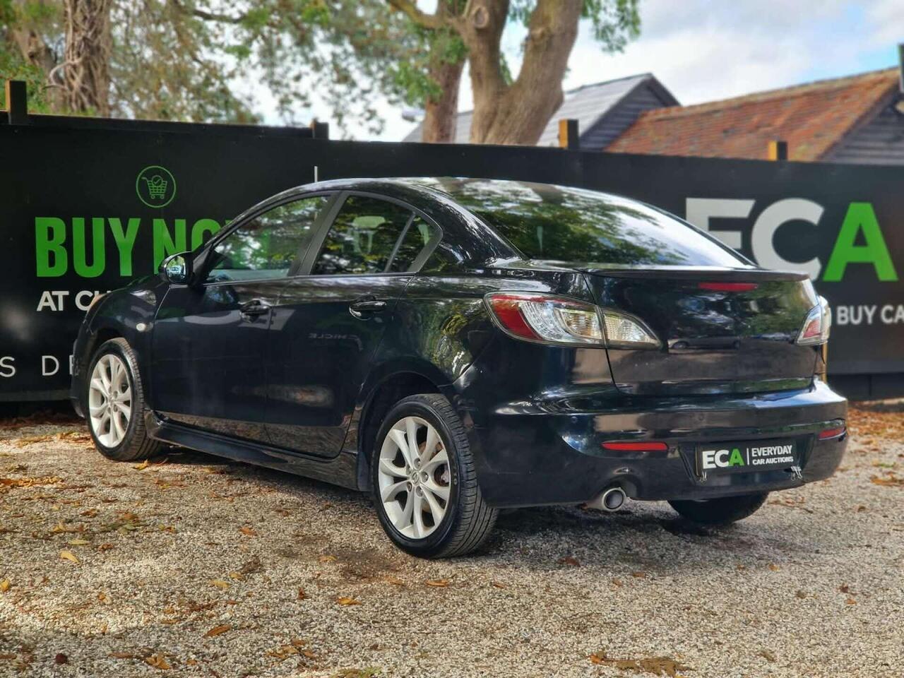 Mazda Mazda3 — photo 31
