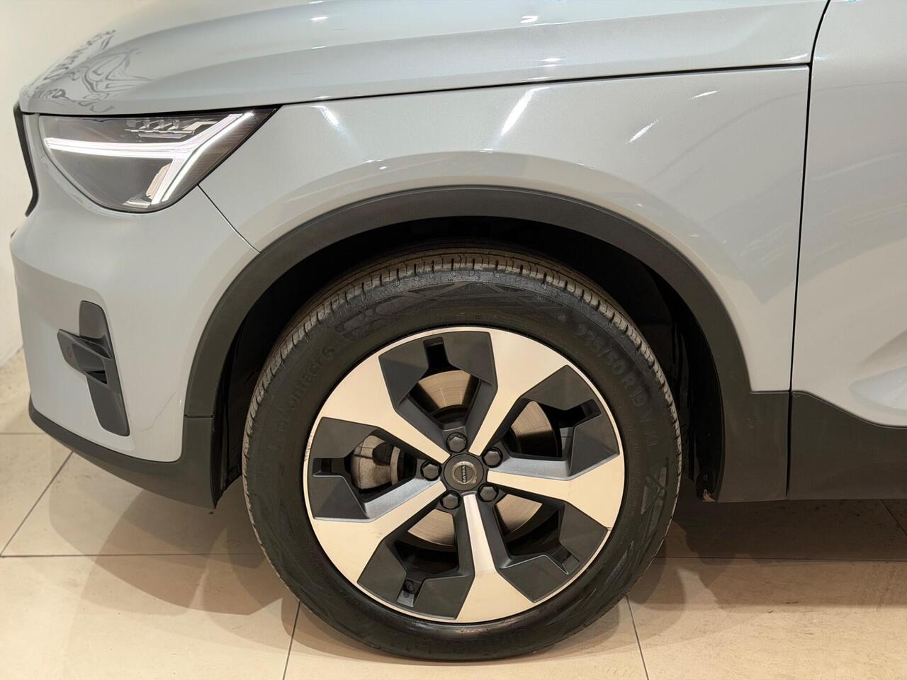 Volvo XC40 — photo 25
