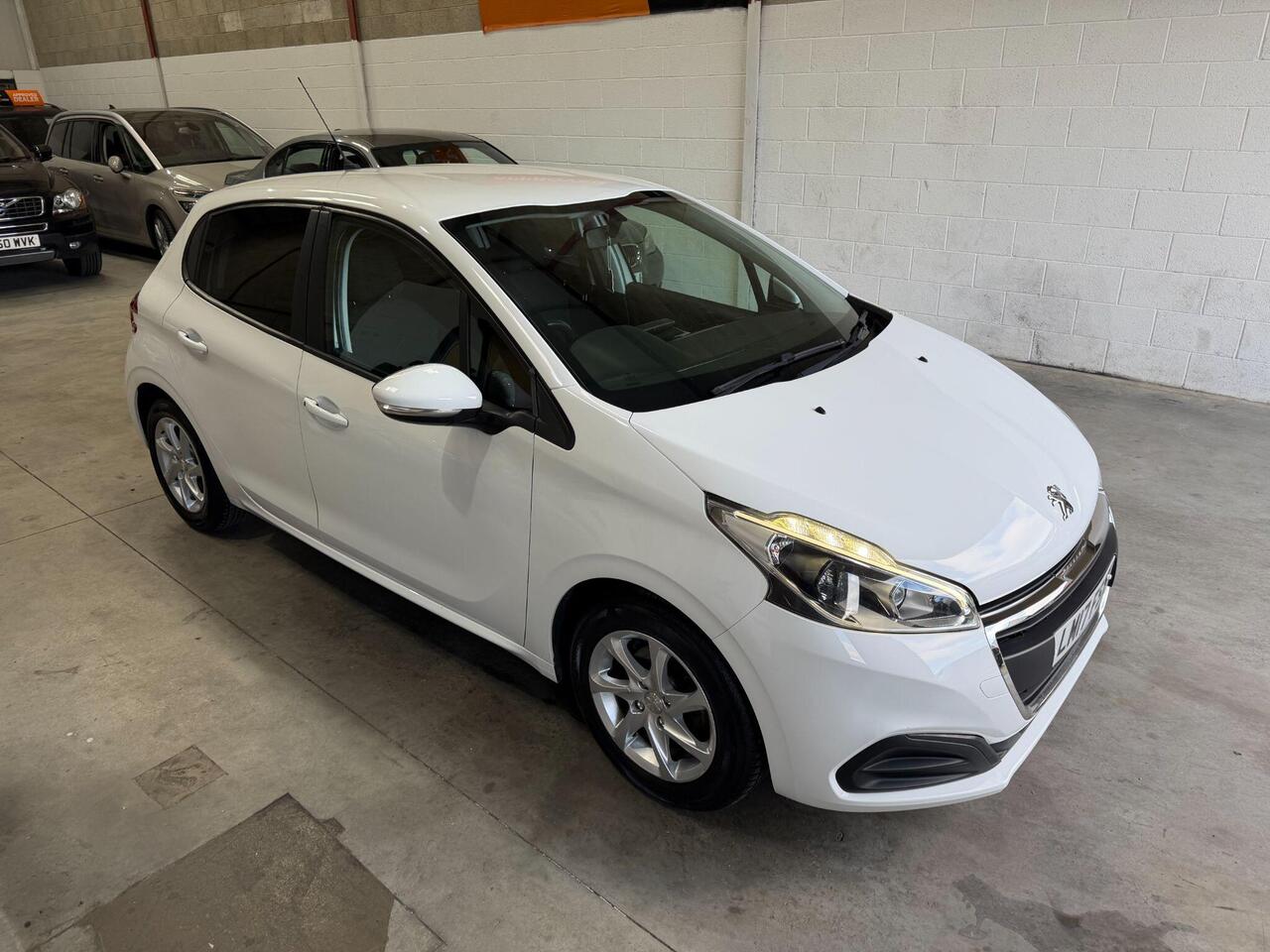 Peugeot 208 — photo 60