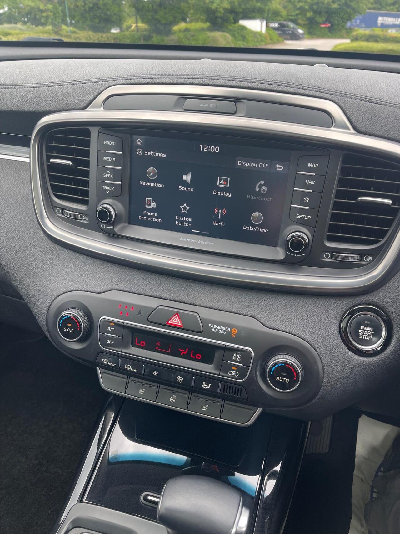 Kia Sorento — photo 19