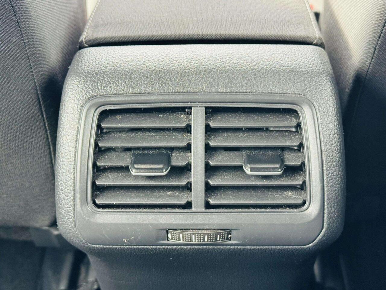 Volkswagen Golf — photo 27