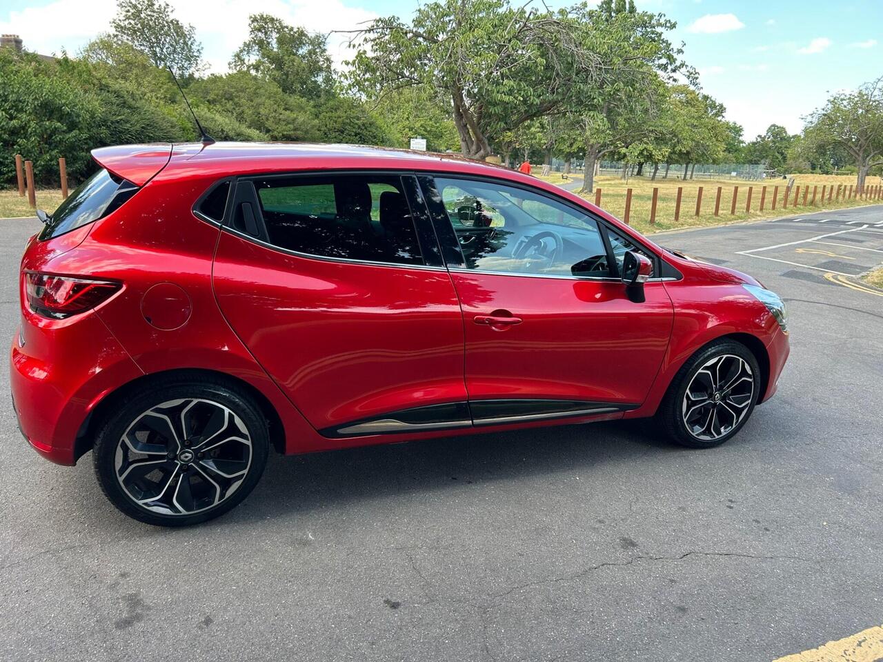 Renault Clio — photo 14