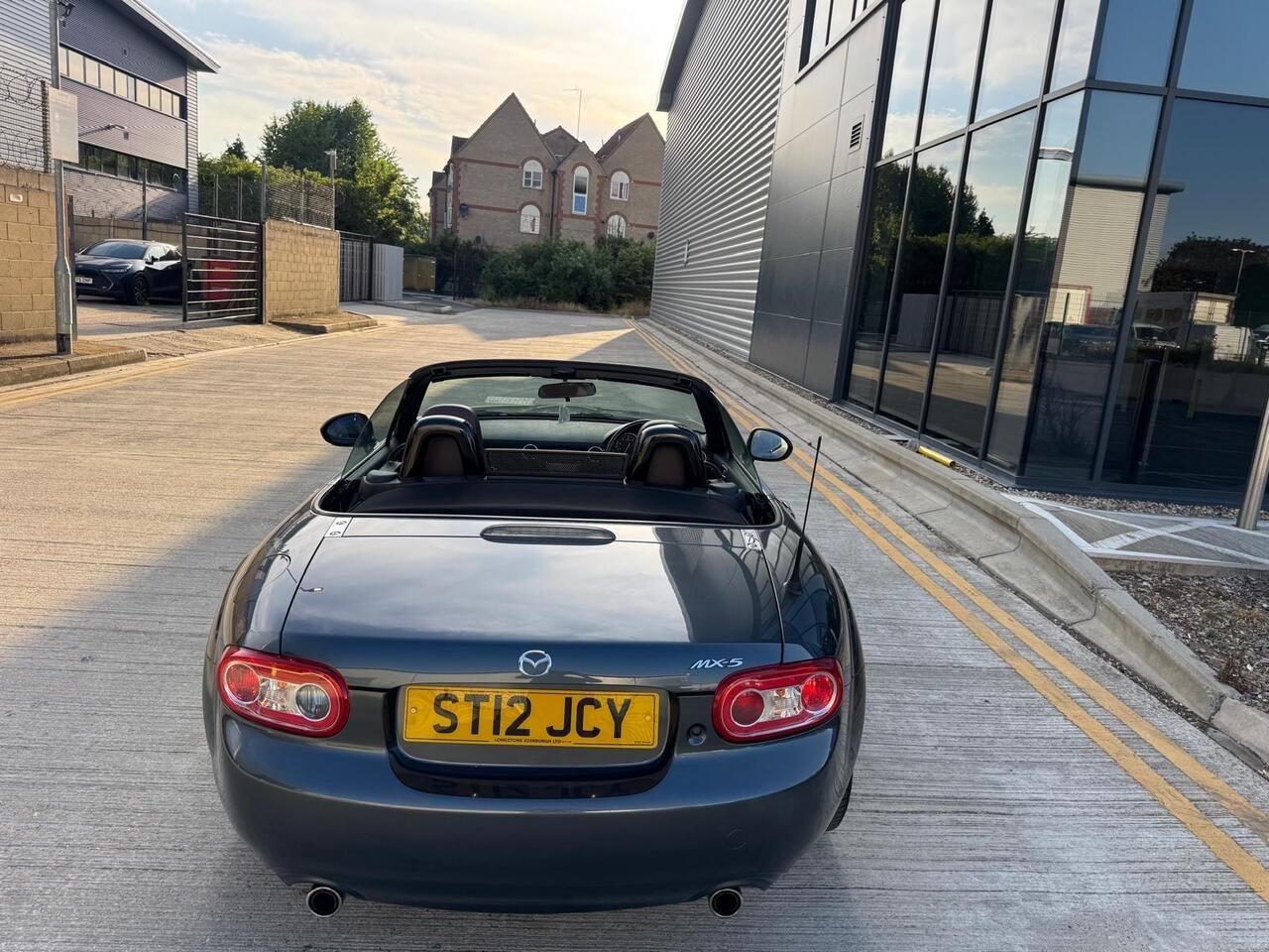 Mazda MX-5 — photo 7