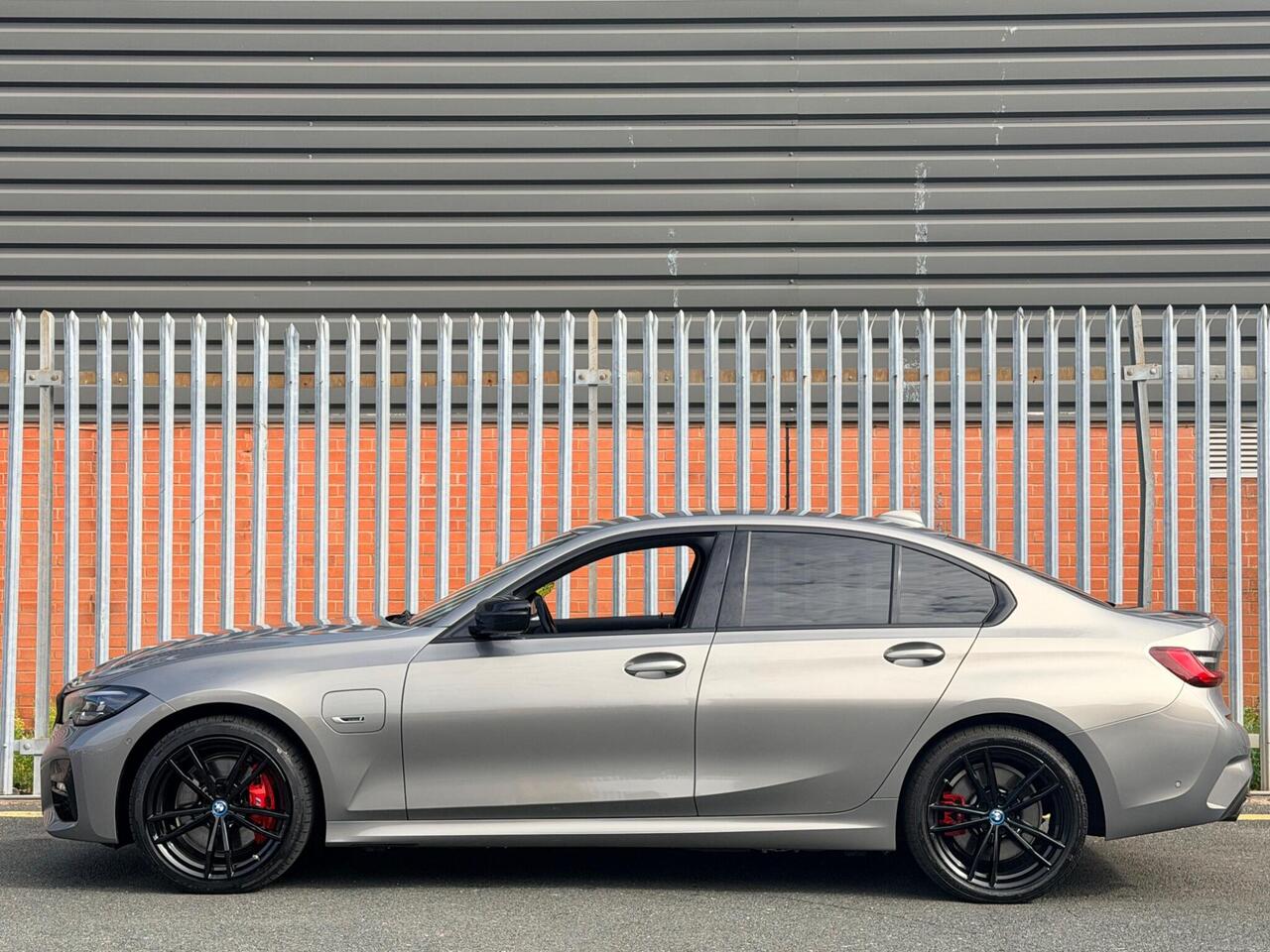 2022 BMW 3 Series 2.0 330e 12kWh M Sport Pro Edition Auto xDrive Euro 6 (s/s) 4dr, photo 9